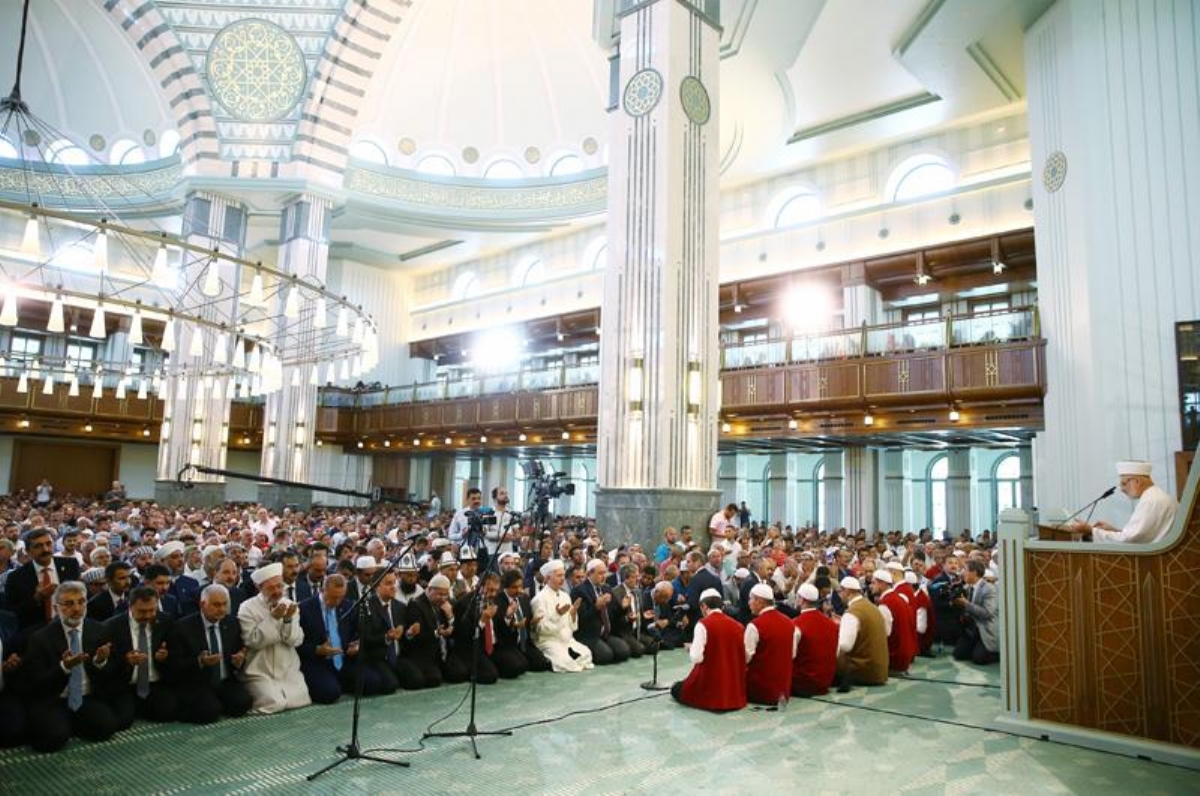 90 bin camide Salaların Şahit Olduğu Direniş 15 Temmuz Konulu Hutbe