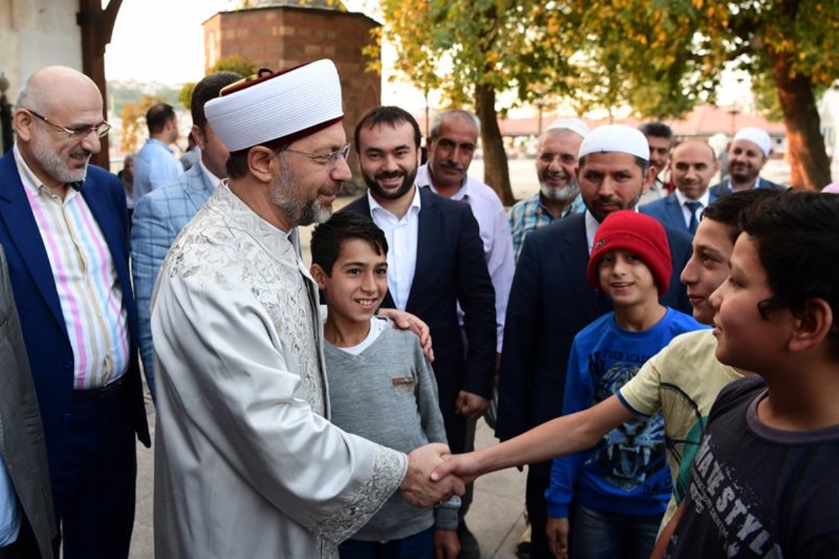 Diyanet İşleri Başkanı Prof. Dr. Ali Erbaş, Hacı Bayram Camiinde Sabah Namazını Kıldırdı