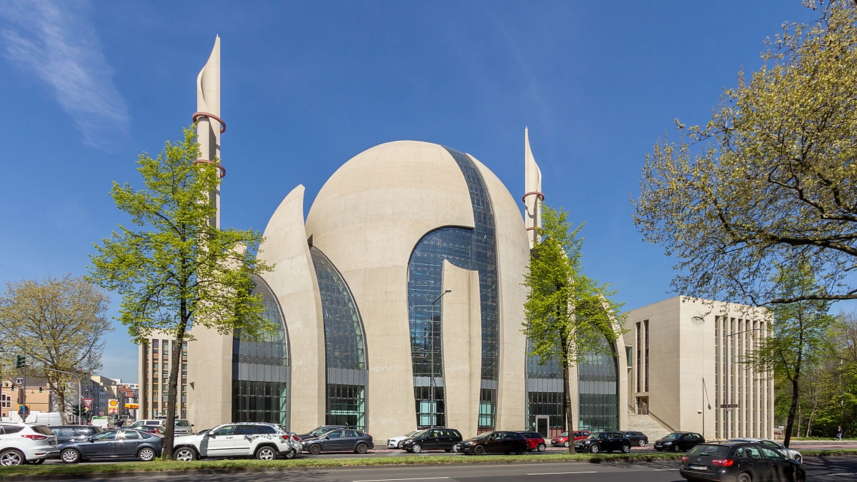 DİTİB Köln Merkez Camisi İbadete Açıldı