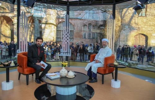Diyanet İşleri Başkanı Erbaş, TRT 1’de ‘Ramazan Sevinci’ programına katıldı