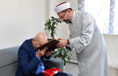 Diyanet İşleri Başkanı Prof. Dr. Ali Erbaş, 15 Temmuz Gazisi TEM Eski Daire Başkanı Aslan’ı Ziyaret Etti