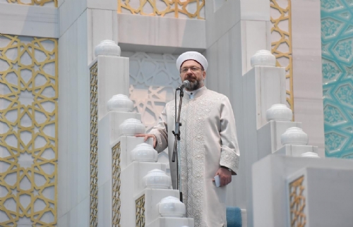 Diyanet İşleri Başkanı Prof. Dr. Ali Erbaş, Ahmet Hamdi Akseki Camii’nde Hutbe İrad Etti