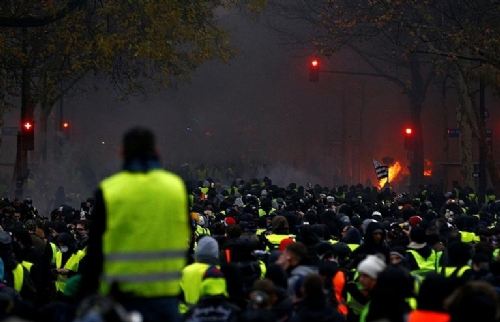 Fransa'da Sarı Yelekliler İsyanı