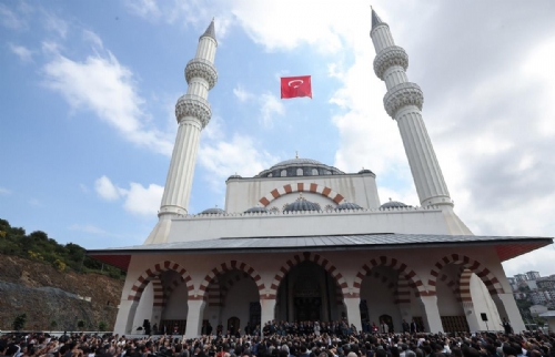 Hacı Osman Torun Camii Dualarla Açıldı