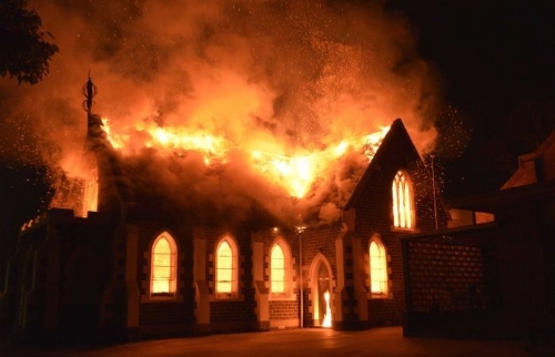İsveç'te Cami Yakıldı