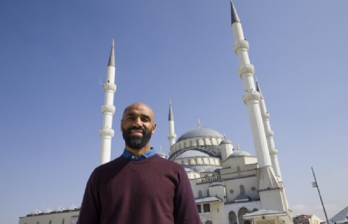 İyilik Ödülü Kahramanı Futbolcu Kanoute