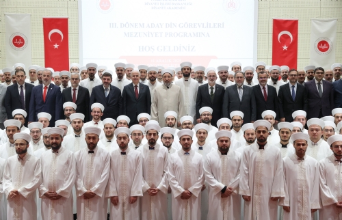 Milletimizin manevi hayatına rehberlik etmek sorumluluk alanımızdı