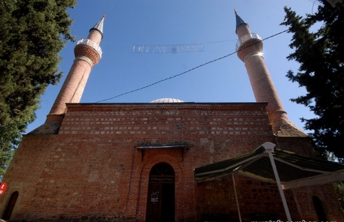 Orhan Gazi Camii’nde Sabah Namazı