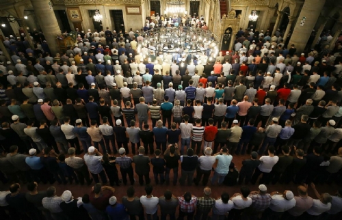 Ramazanın İlk Teravih Namazı Kılındı