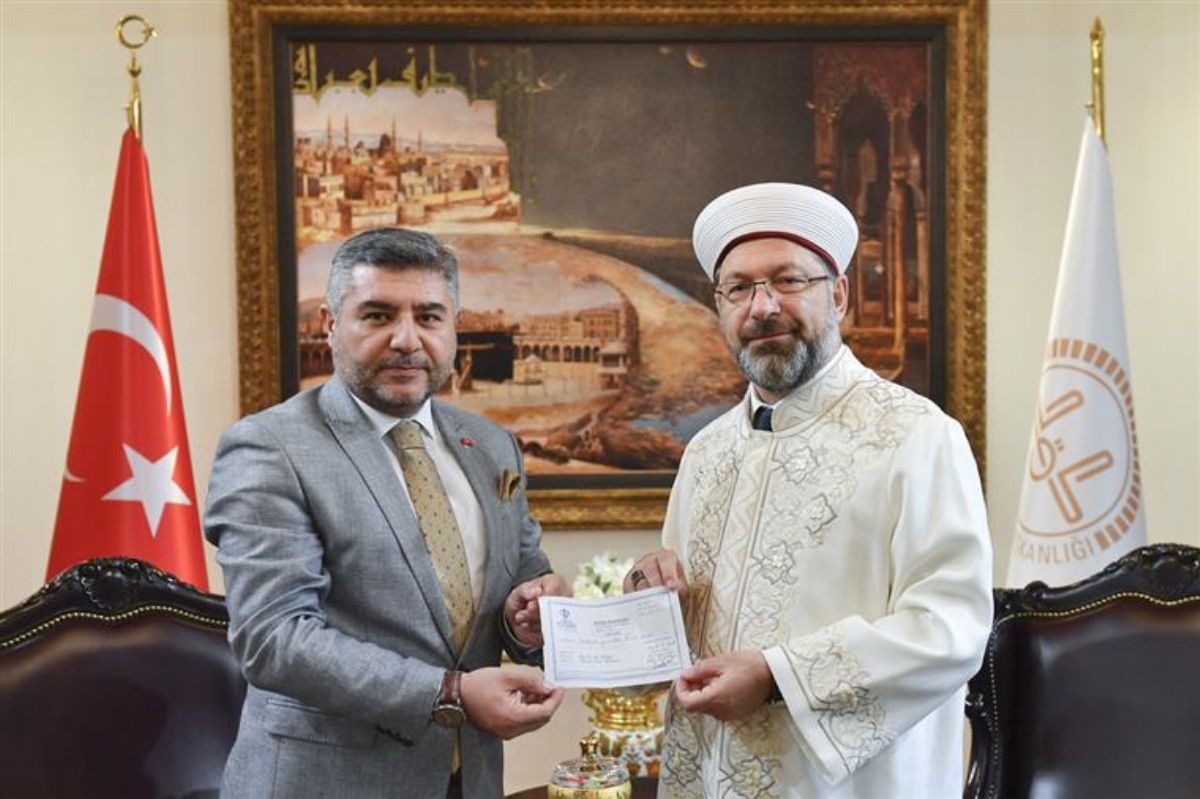 Diyanet İşleri Başkanı Prof. Dr. Ali Erbaş ve Yardımcıları, TDV’ye Kurban Bağışında Bulundu