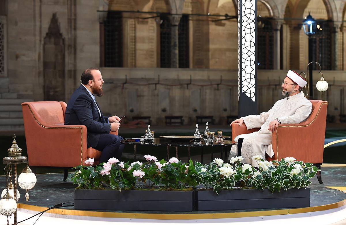 Diyanet İşleri Başkanı Prof. Dr. Ali Erbaş, İlk Sahurda Diyanet TV’nin Konuğu Oldu