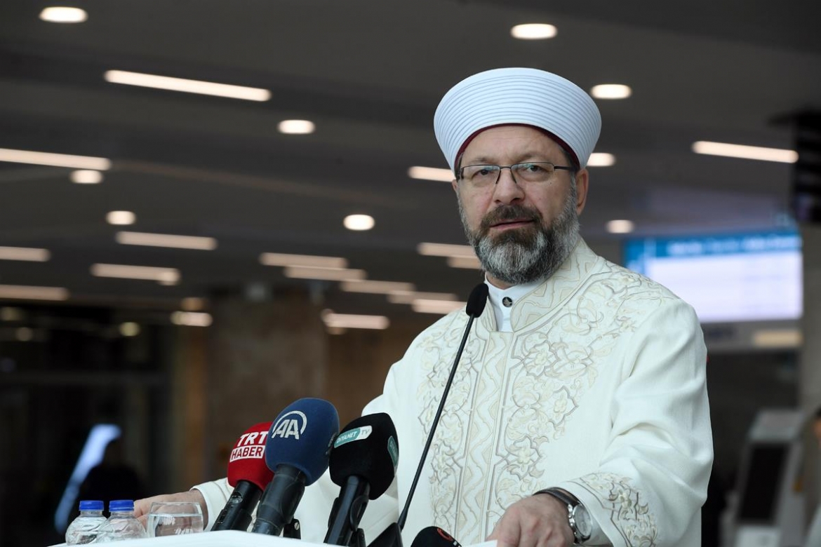 Diyanet İşleri Başkanı Erbaş, “Ailemde İyilik Var Fotoğraf Sergisi”ni açtı