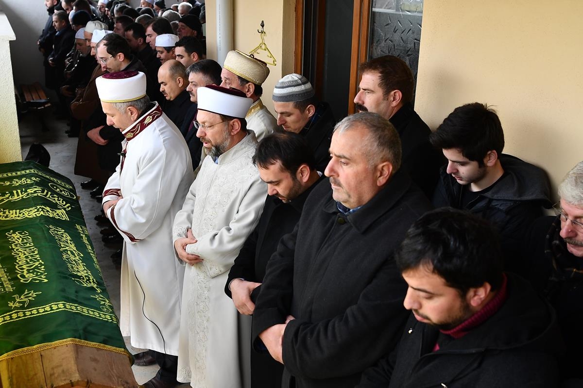 Diyanet İşleri Başkanı Prof. Dr. Ali Erbaş, Müftü Sönmezoğlu'nun Annesinin Cenaze Törenine Katıldı