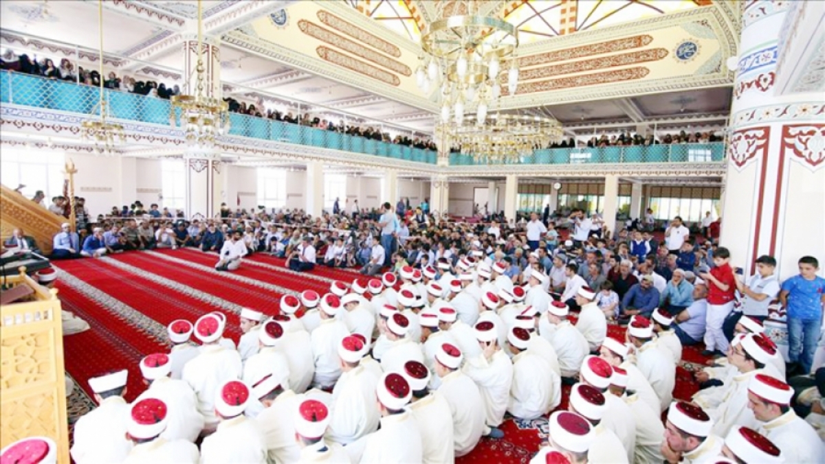 Erzurum'da Eğitimlerini Tamamlayan 240 Öğrenciye Hafızlık Belgeleri Verildi