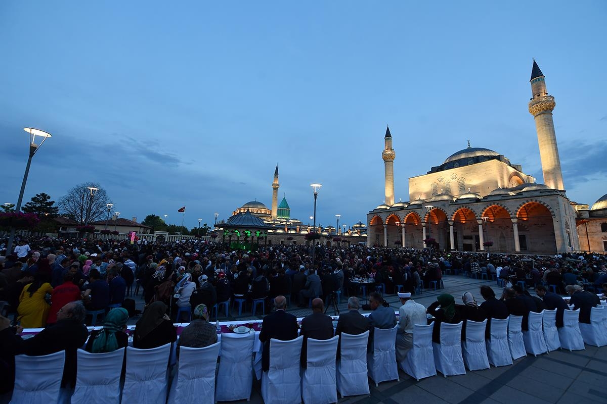 Diyanet İşleri Başkanı Prof. Dr. Ali Erbaş, Konyalılarla İftar Sofrasında Buluştu