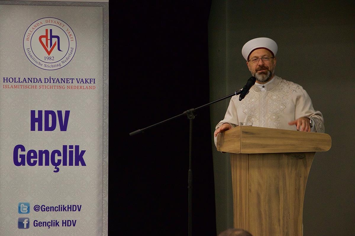 Diyanet İşleri Başkanı Prof. Dr. Ali Erbaş, Hollanda'da Gençlerle Buluştu