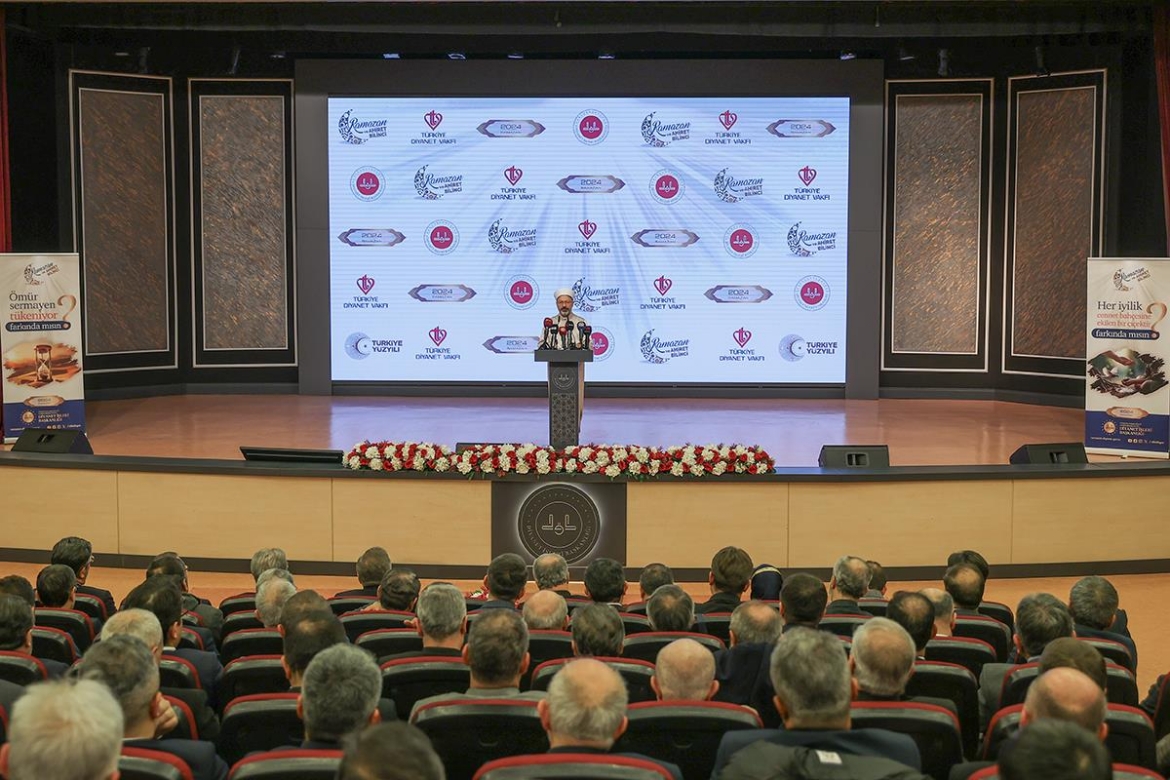 Diyanet İşleri Başkanı Erbaş, Ramazan temasını açıkladı: “Ramazan ve Ahiret Bilinci”