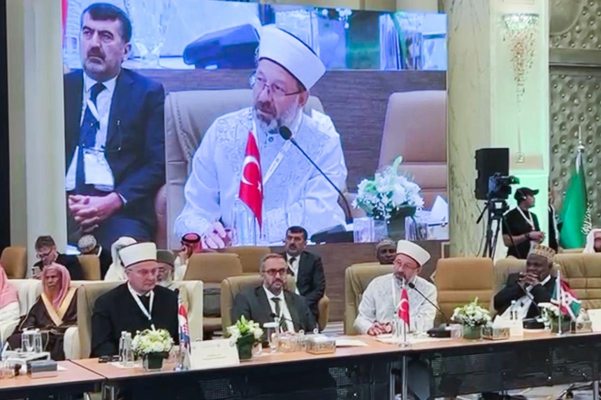 Diyanet İşleri Başkanı Erbaş, Suudi Arabistan’da konferansa katıldı
