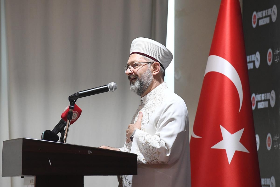 Diyanet İşleri Başkanı Erbaş kafile başkanlarıyla bir araya geldi