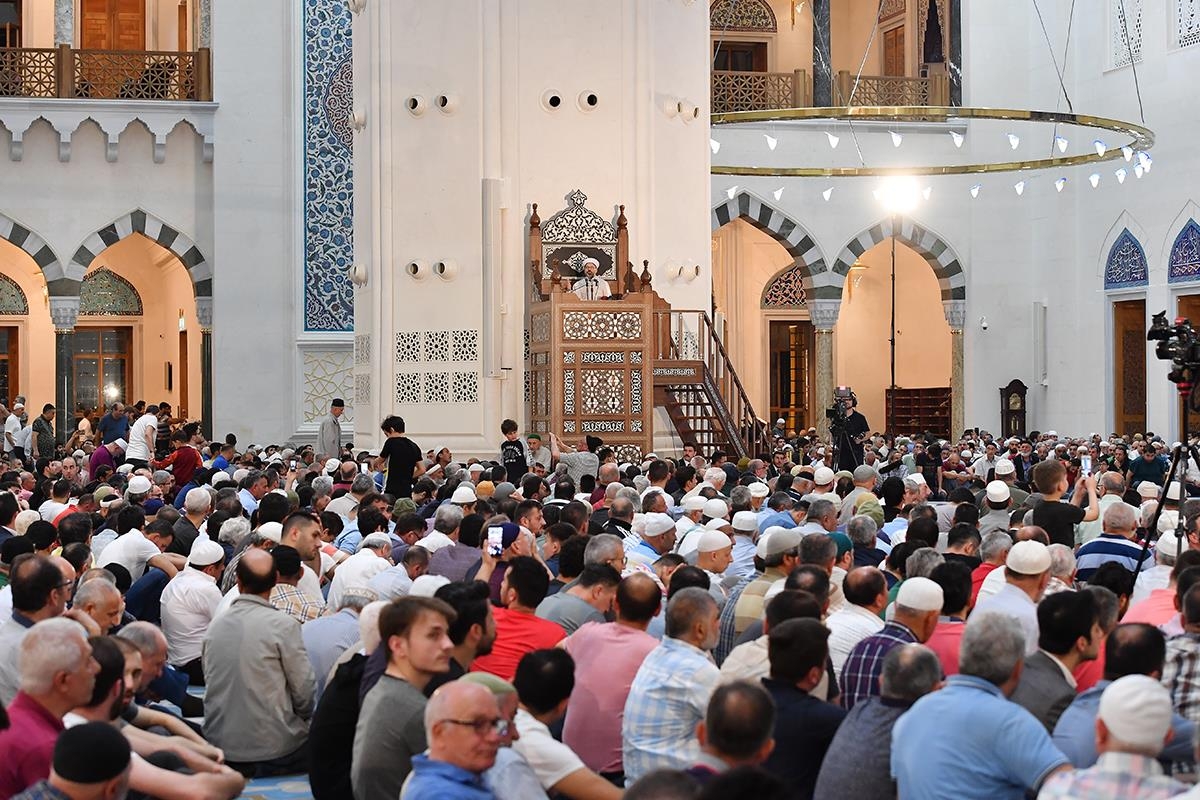 Kadir Gecesi Tüm Yurtta Dualarla İdrak Edildi