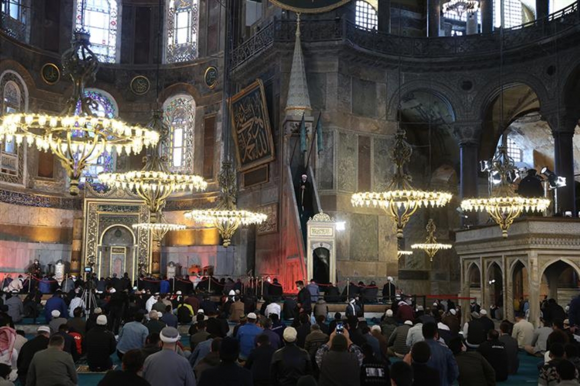 Diyanet İşleri Başkanı Erbaş, Ayasofya Camii’nde bayram hutbesi irad etti
