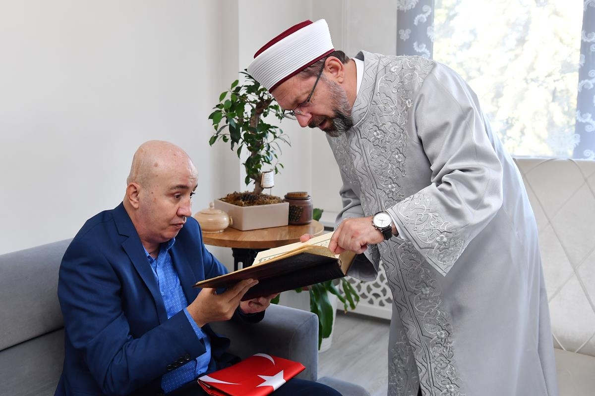 Diyanet İşleri Başkanı Prof. Dr. Ali Erbaş, 15 Temmuz Gazisi TEM Eski Daire Başkanı Aslan’ı Ziyaret Etti