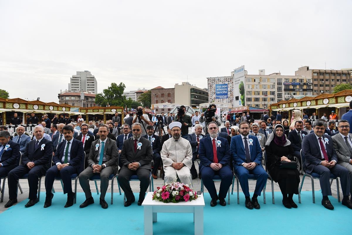 Diyanet İşleri Başkanı Prof. Dr. Ali Erbaş, '37. Türkiye Kitap ve Kültür Fuarı'nın Açılışını Yaptı