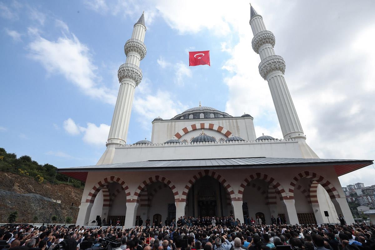 Hacı Osman Torun Camii Dualarla Açıldı