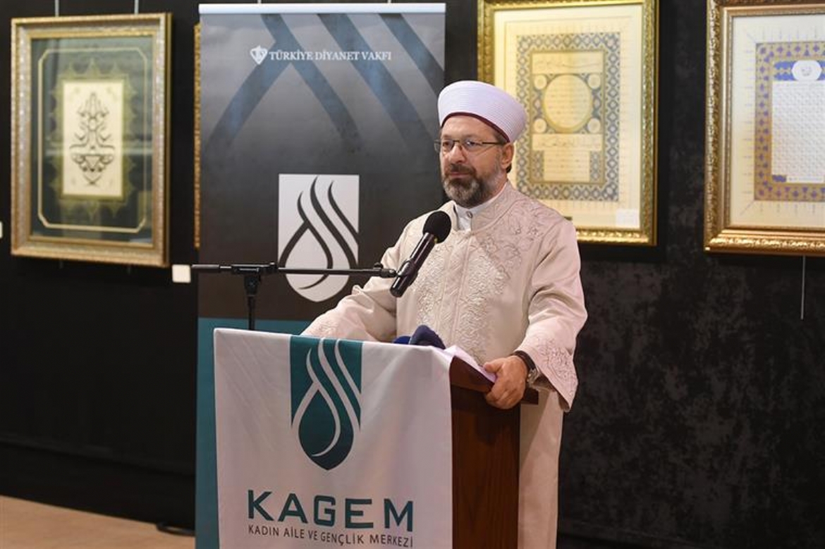 Diyanet İşleri Başkanı Erbaş, “Geleneksel İslam Sanatları Sergisi”ni açtı