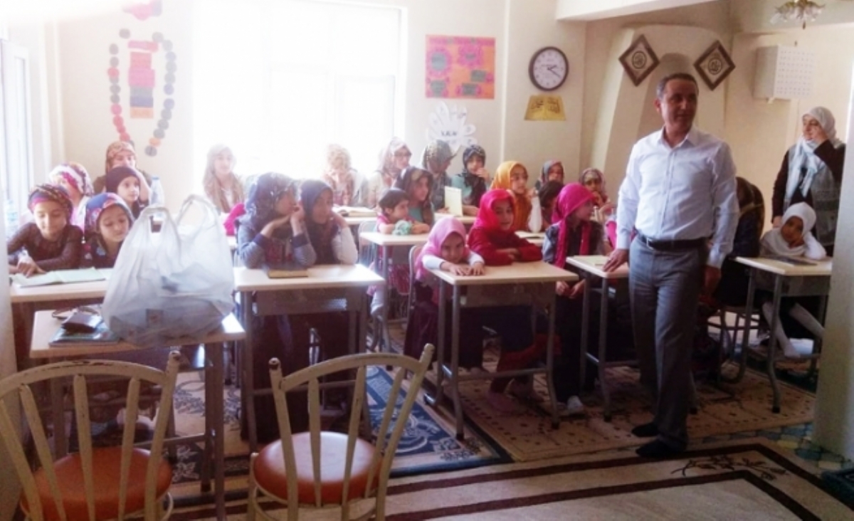 Hakkari'de Camiler Çocuk Cıvıltıları İle Doldu