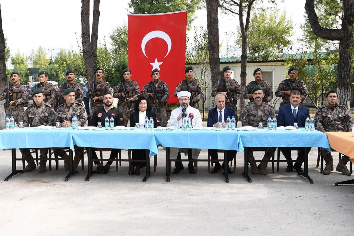 Diyanet İşleri Başkanı Erbaş, Muğla Özel Harekat Şube Müdürlüğünü ziyaret etti