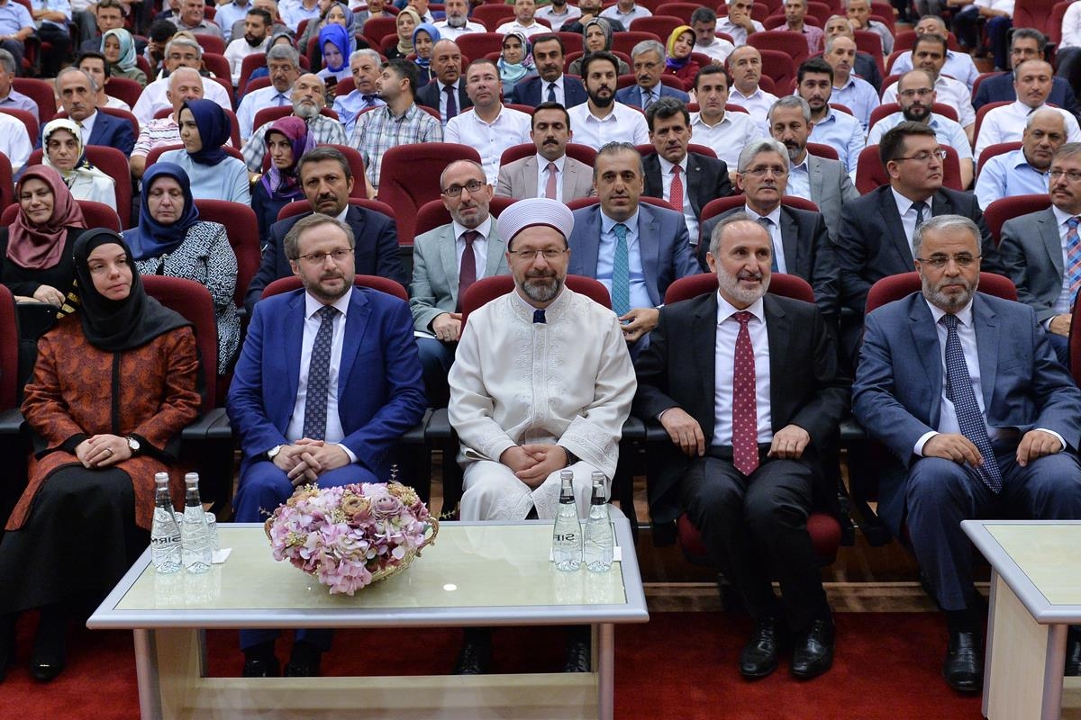 Diyanet İşleri Başkanı Prof. Dr. Ali Erbaş: Bayramları Aslına Rücu Ettirmeliyiz