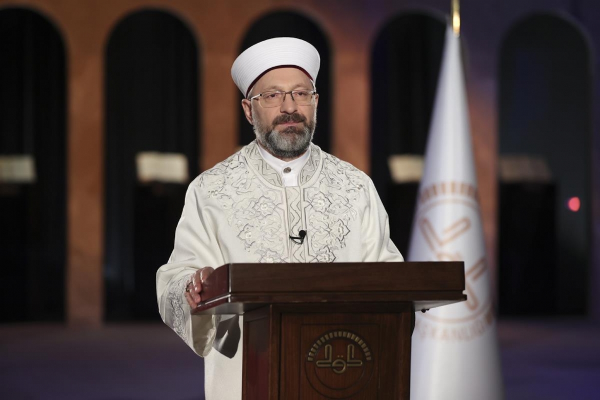 Diyanet İşleri Başkanı Erbaş'tan Regaib Gecesi Mesajı