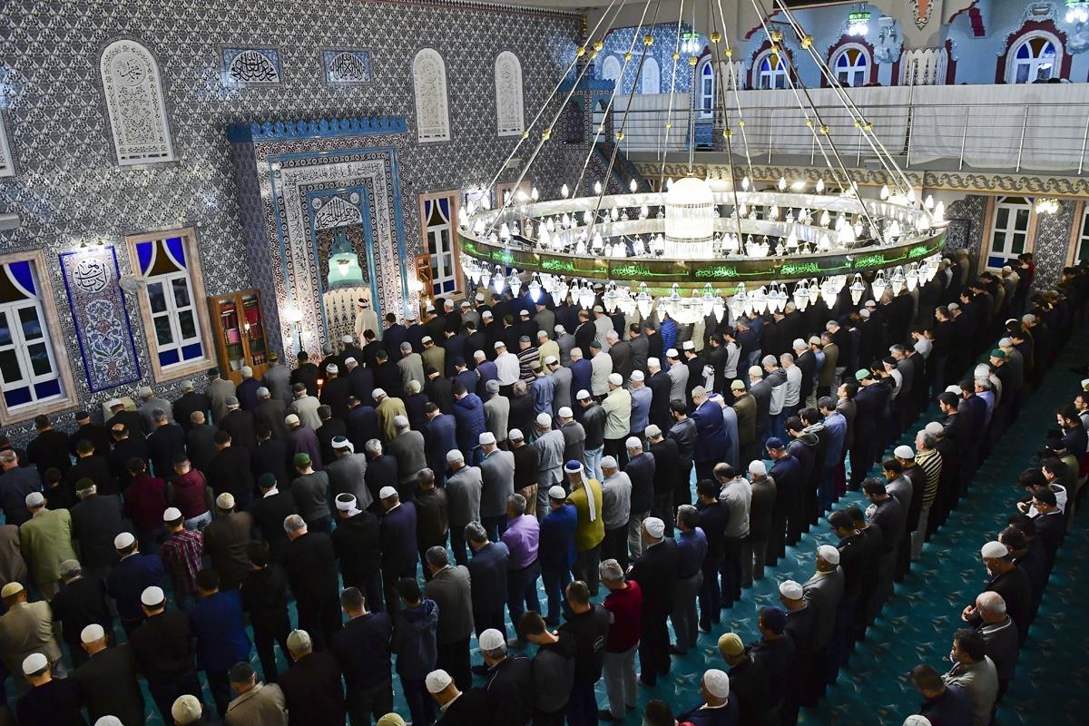 Diyanet İşleri Başkanı Prof. Dr. Ali Erbaş, Denizli'de Sabah Namazında Vatandaşlarla Buluştu