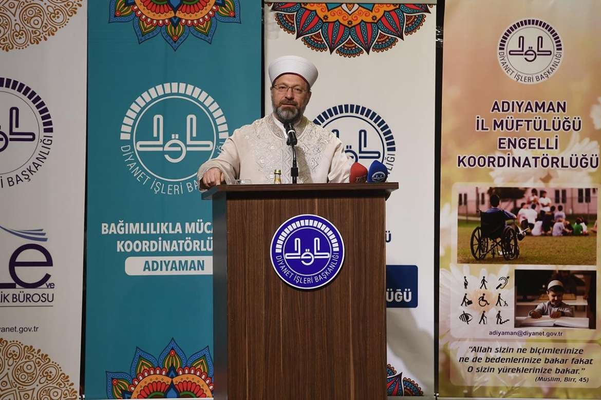 Diyanet İşleri Başkanı Erbaş Adıyaman’da “Peygamberimiz ve Aile” Adlı Konferans Verdi